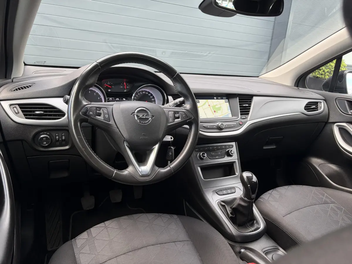 1.4 Turbo 120 Jaar Edition ✓150pk✓Carplay✓Navi✓Trekhaak✓Pdc V+A✓Clima✓Cruise✓6 Bak✓Lm velgen✓N.A.P✓Apk tot 02-2028