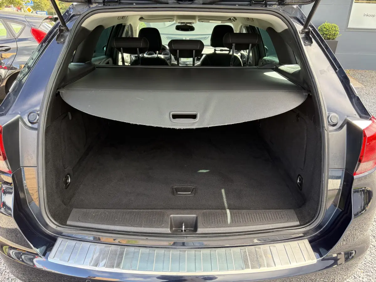 1.4 Turbo 120 Jaar Edition ✓150pk✓Carplay✓Navi✓Trekhaak✓Pdc V+A✓Clima✓Cruise✓6 Bak✓Lm velgen✓N.A.P✓Apk tot 02-2028