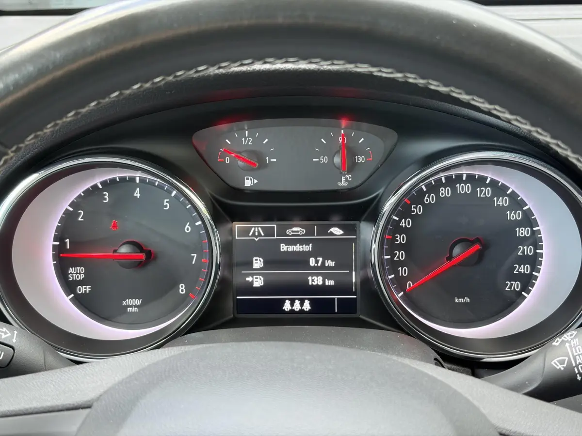 1.4 Turbo 120 Jaar Edition ✓150pk✓Carplay✓Navi✓Trekhaak✓Pdc V+A✓Clima✓Cruise✓6 Bak✓Lm velgen✓N.A.P✓Apk tot 02-2028