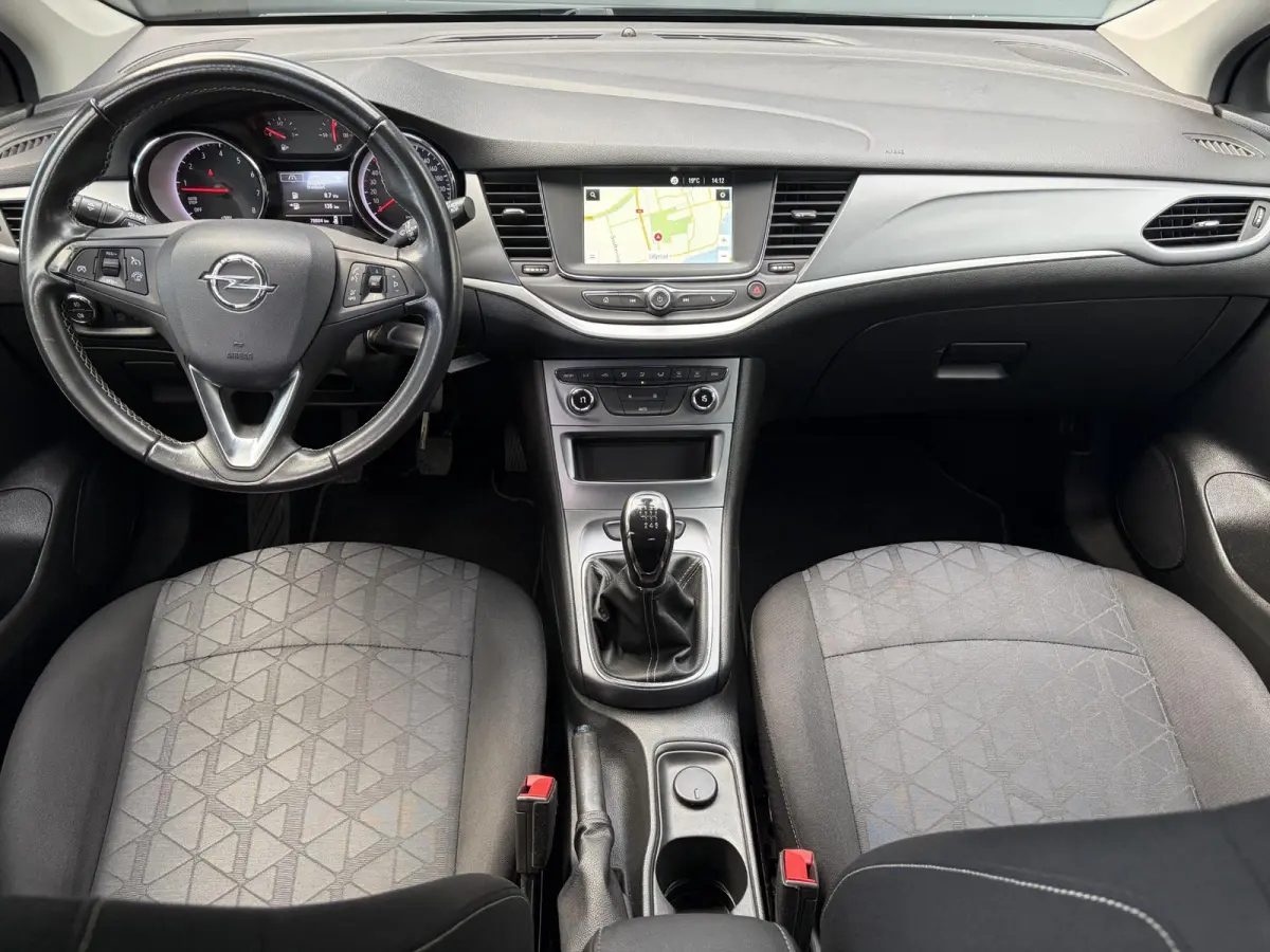 1.4 Turbo 120 Jaar Edition ✓150pk✓Carplay✓Navi✓Trekhaak✓Pdc V+A✓Clima✓Cruise✓6 Bak✓Lm velgen✓N.A.P✓Apk tot 02-2028