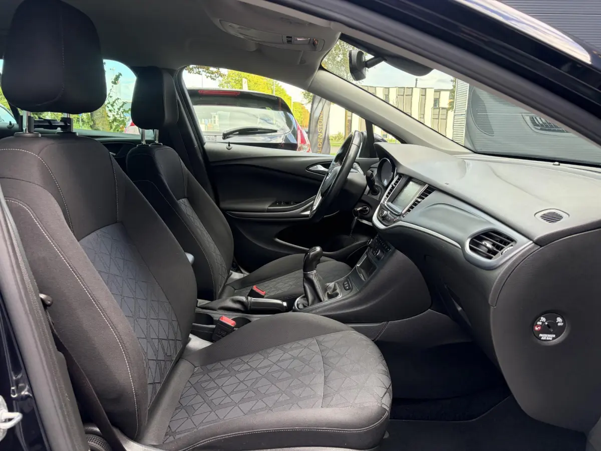 1.4 Turbo 120 Jaar Edition ✓150pk✓Carplay✓Navi✓Trekhaak✓Pdc V+A✓Clima✓Cruise✓6 Bak✓Lm velgen✓N.A.P✓Apk tot 02-2028