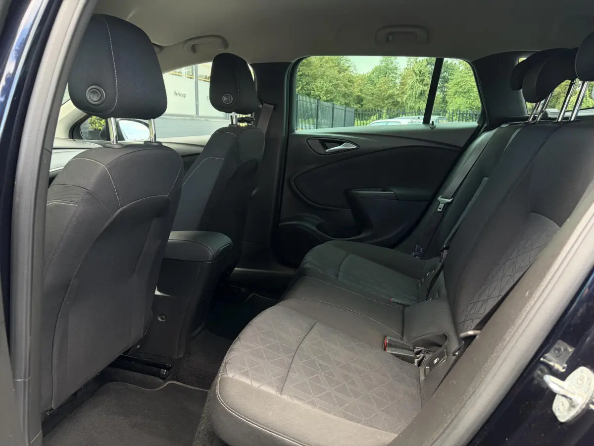 1.4 Turbo 120 Jaar Edition ✓150pk✓Carplay✓Navi✓Trekhaak✓Pdc V+A✓Clima✓Cruise✓6 Bak✓Lm velgen✓N.A.P✓Apk tot 02-2028