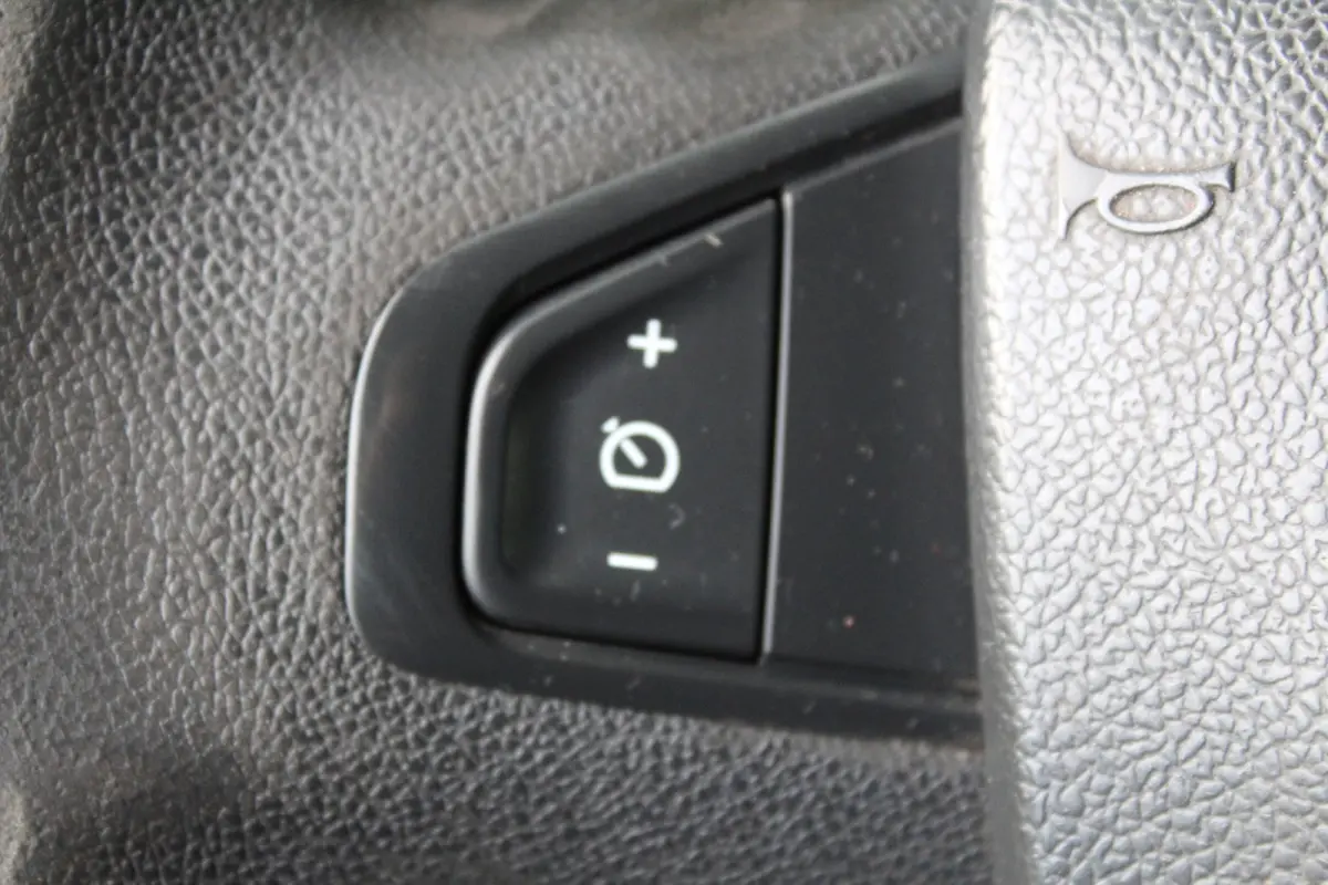 T35 2.3 dCi L2H2 Energy 146PK | Airco | Navigatie | Trekhaak | 3-zits