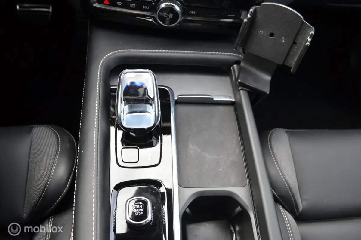 2.0 T6 Plug-in hybrid AWD Ultimate Bright | Head-up | Stoel + Stuurverwarming | Trekhaak | 360 gr camera | HK Audio |