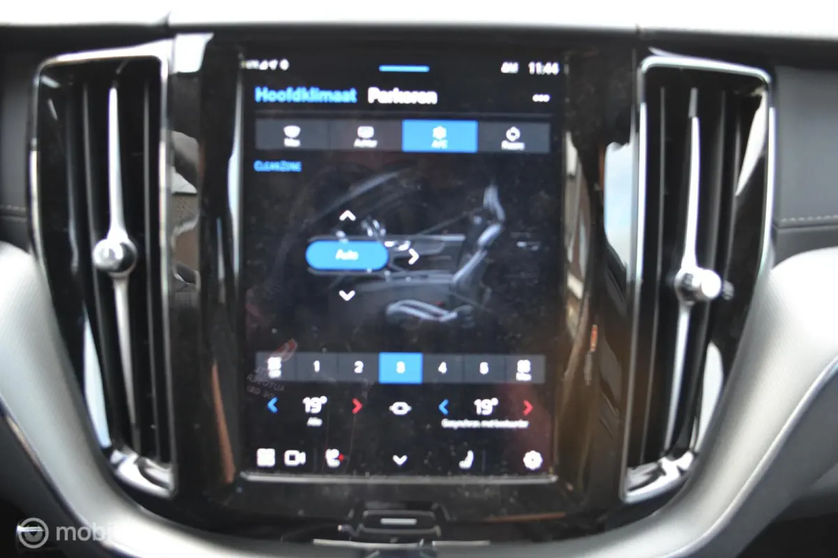 2.0 T6 Plug-in hybrid AWD Ultimate Bright | Head-up | Stoel + Stuurverwarming | Trekhaak | 360 gr camera | HK Audio |