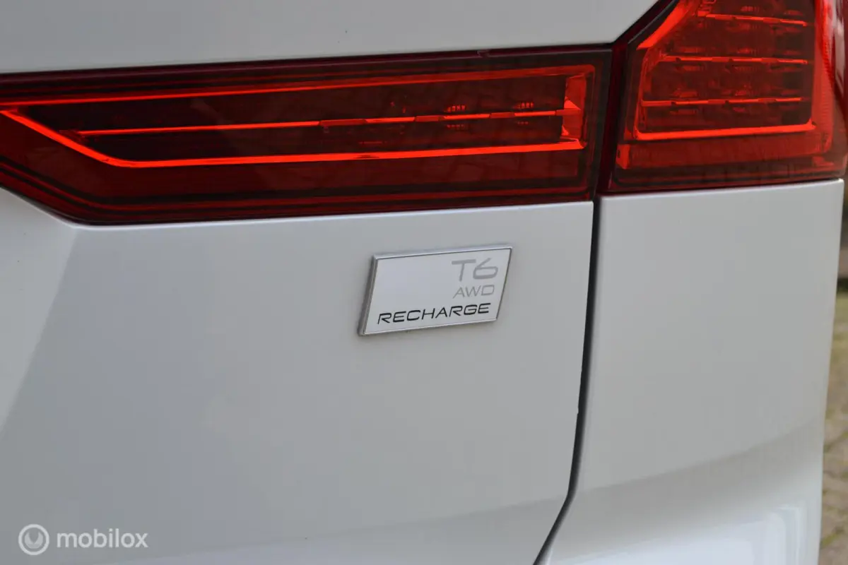 2.0 T6 Plug-in hybrid AWD Ultimate Bright | Head-up | Stoel + Stuurverwarming | Trekhaak | 360 gr camera | HK Audio |