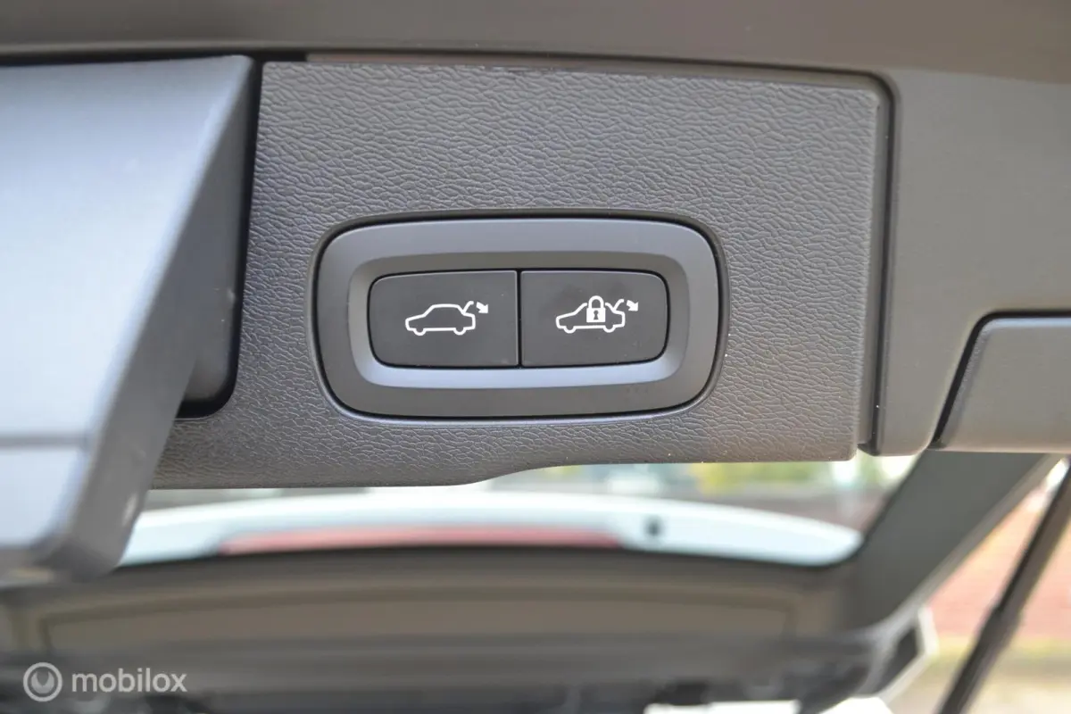 2.0 T6 Plug-in hybrid AWD Ultimate Bright | Head-up | Stoel + Stuurverwarming | Trekhaak | 360 gr camera | HK Audio |