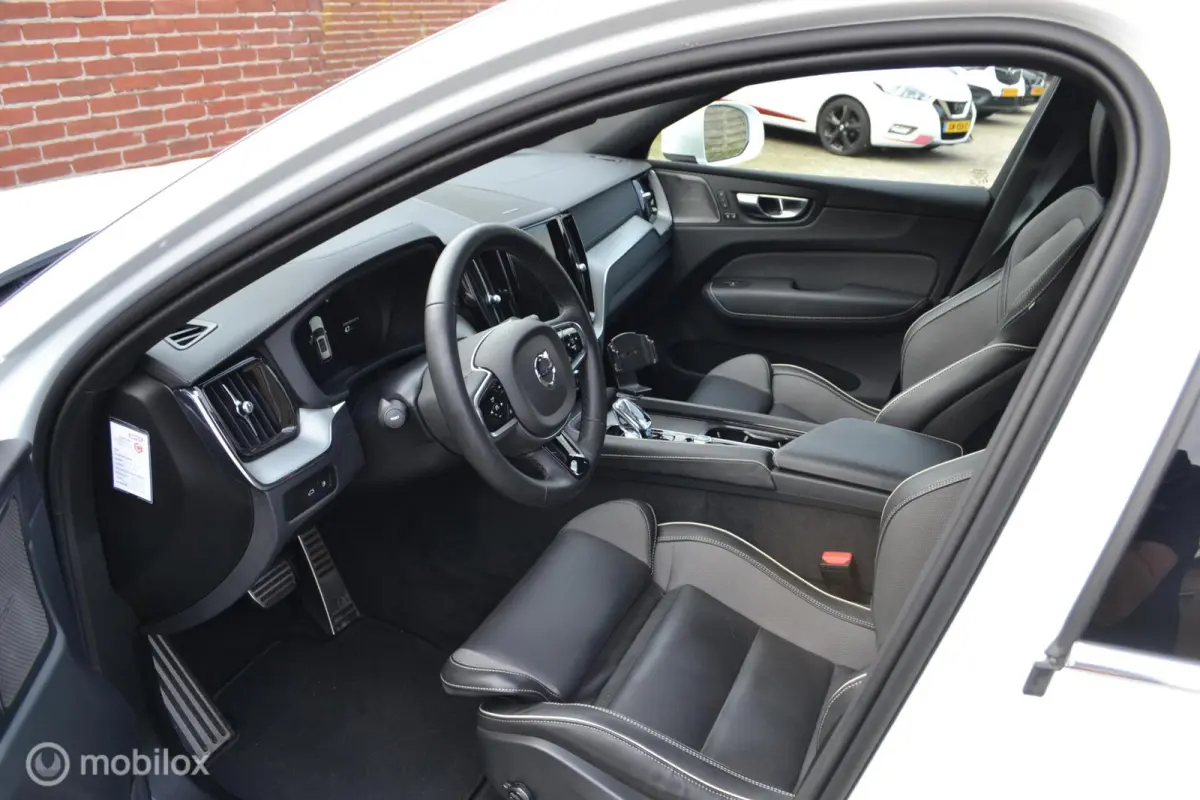 2.0 T6 Plug-in hybrid AWD Ultimate Bright | Head-up | Stoel + Stuurverwarming | Trekhaak | 360 gr camera | HK Audio |