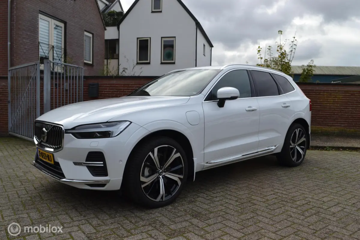 2.0 T6 Plug-in hybrid AWD Ultimate Bright | Head-up | Stoel + Stuurverwarming | Trekhaak | 360 gr camera | HK Audio |