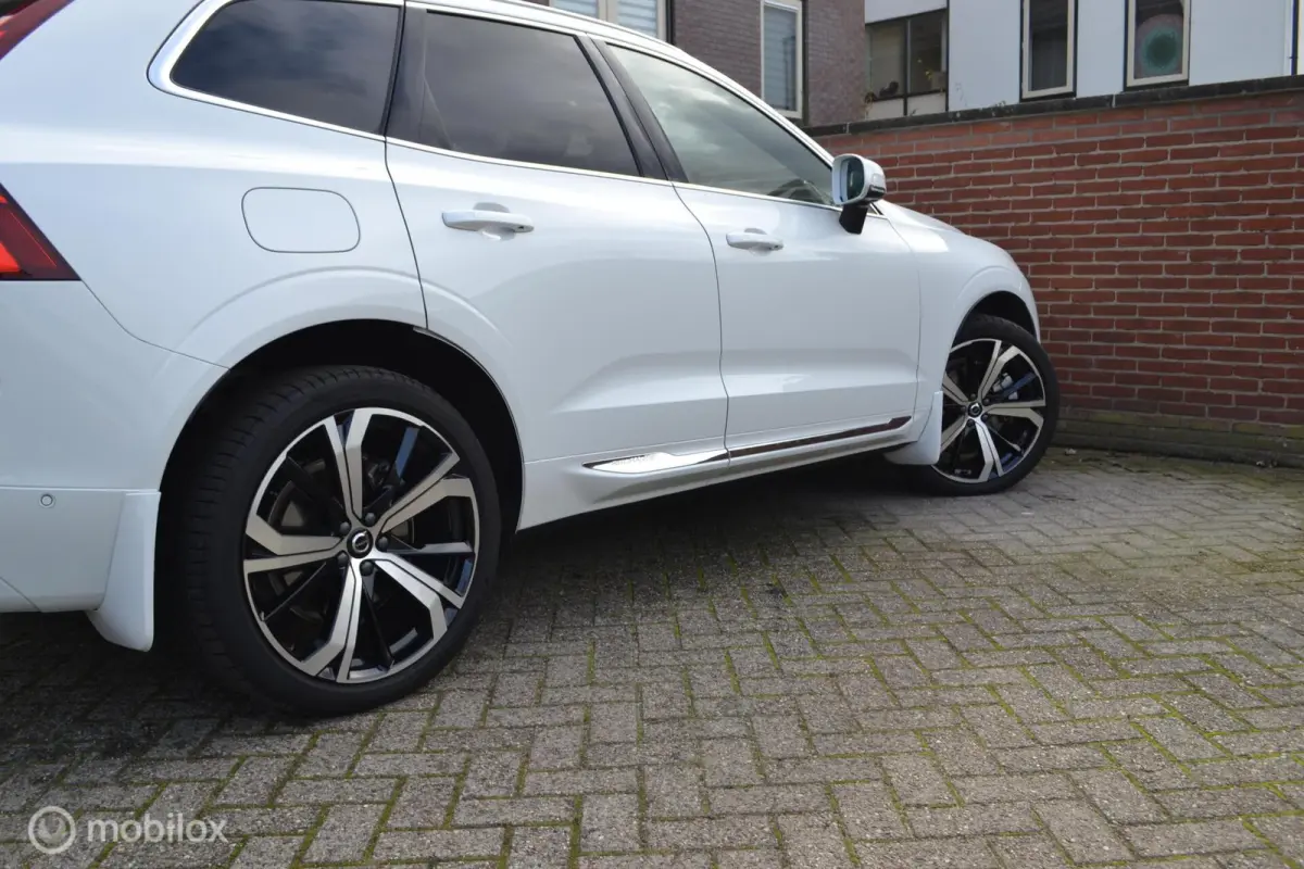2.0 T6 Plug-in hybrid AWD Ultimate Bright | Head-up | Stoel + Stuurverwarming | Trekhaak | 360 gr camera | HK Audio |