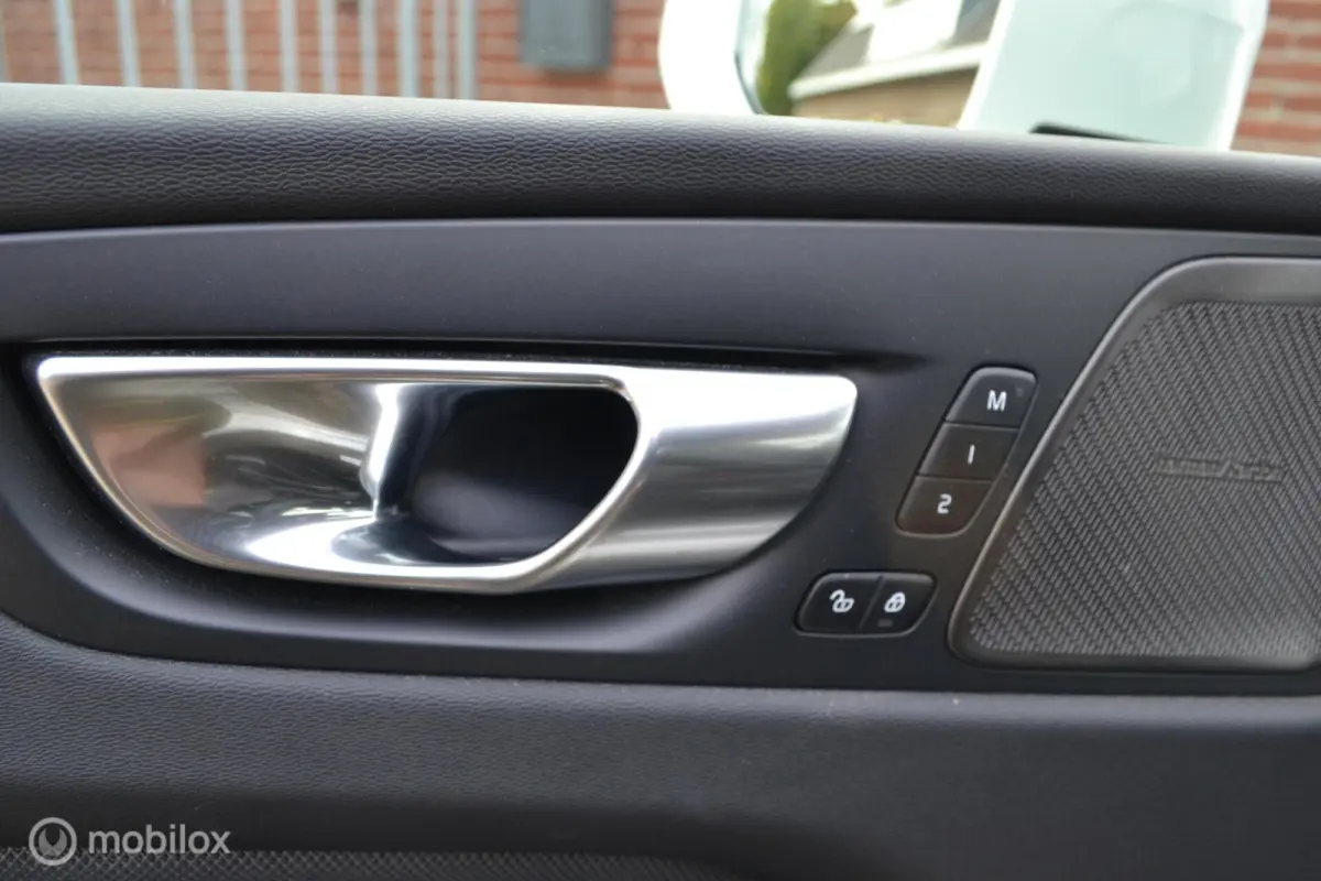 2.0 T6 Plug-in hybrid AWD Ultimate Bright | Head-up | Stoel + Stuurverwarming | Trekhaak | 360 gr camera | HK Audio |