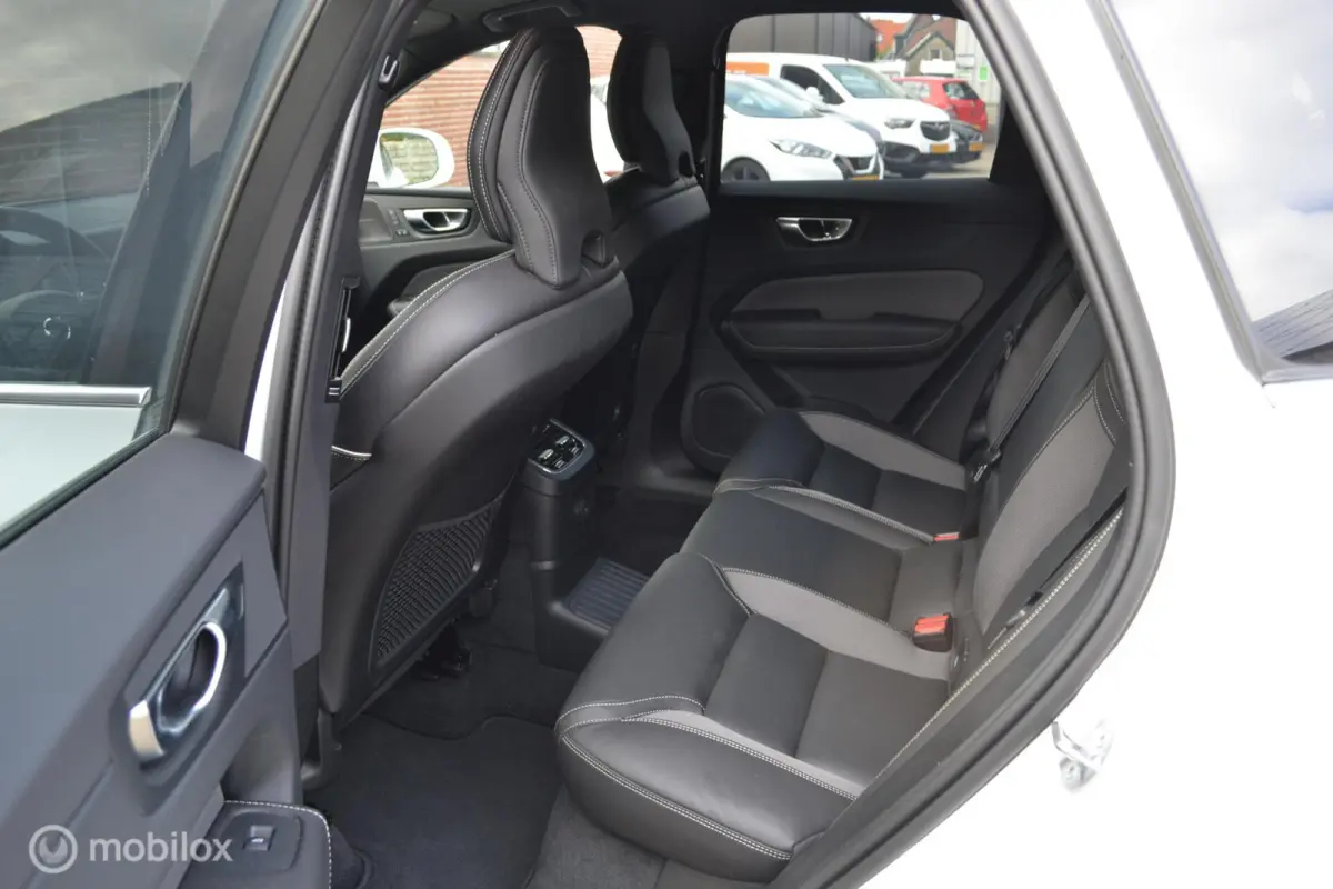 2.0 T6 Plug-in hybrid AWD Ultimate Bright | Head-up | Stoel + Stuurverwarming | Trekhaak | 360 gr camera | HK Audio |