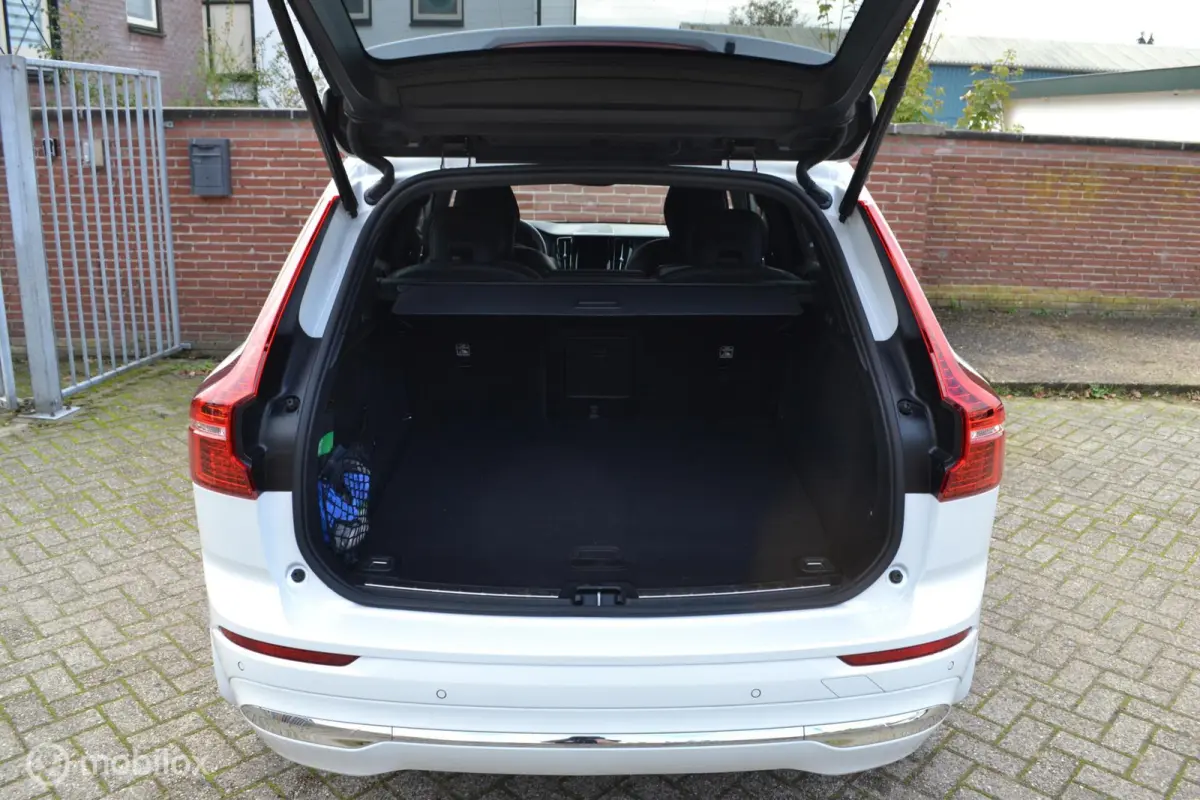 2.0 T6 Plug-in hybrid AWD Ultimate Bright | Head-up | Stoel + Stuurverwarming | Trekhaak | 360 gr camera | HK Audio |