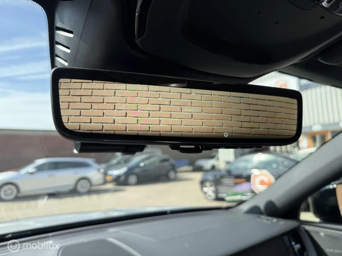 2.0 T6 Plug-in hybrid AWD Ultimate Dark | Head-up | Stoel + Stuurverwarming | Trekhaak | 360 gr camera | HK Audio | Dig. Spiegel