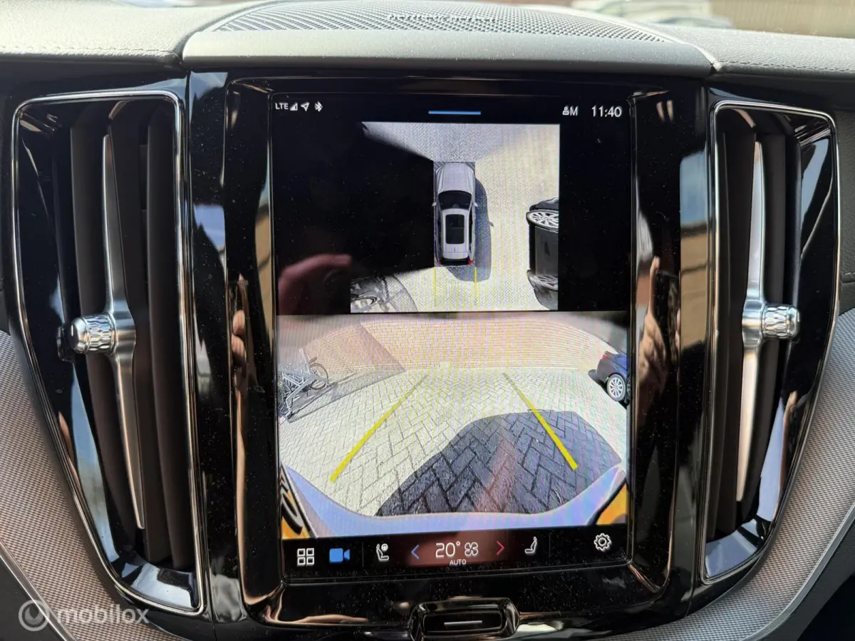 2.0 T6 Plug-in hybrid AWD Ultimate Dark | Head-up | Stoel + Stuurverwarming | Trekhaak | 360 gr camera | HK Audio | Dig. Spiegel