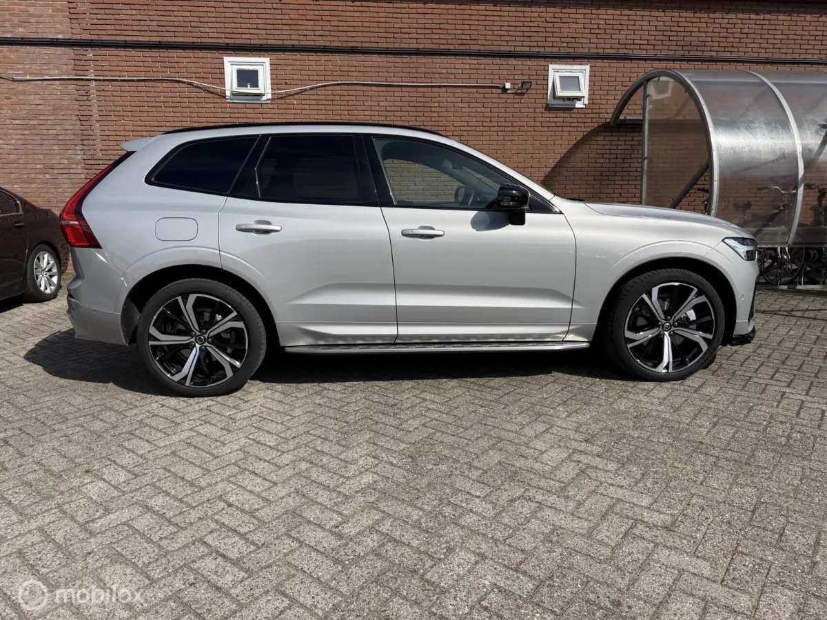 2.0 T6 Plug-in hybrid AWD Ultimate Dark | Head-up | Stoel + Stuurverwarming | Trekhaak | 360 gr camera | HK Audio | Dig. Spiegel