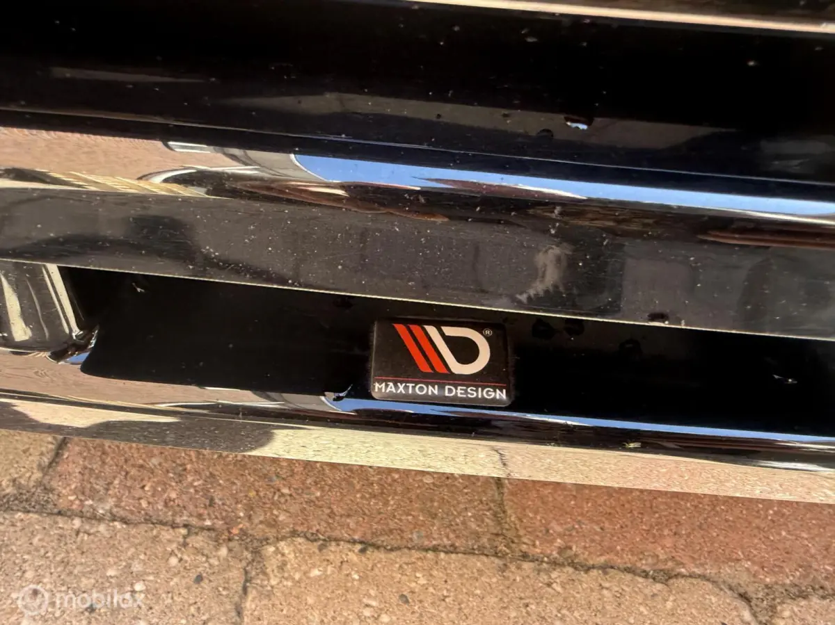2.0 T6 Plug-in hybrid AWD Ultimate Dark | Head-up | Stoel + Stuurverwarming | Trekhaak | 360 gr camera | HK Audio | Dig. Spiegel