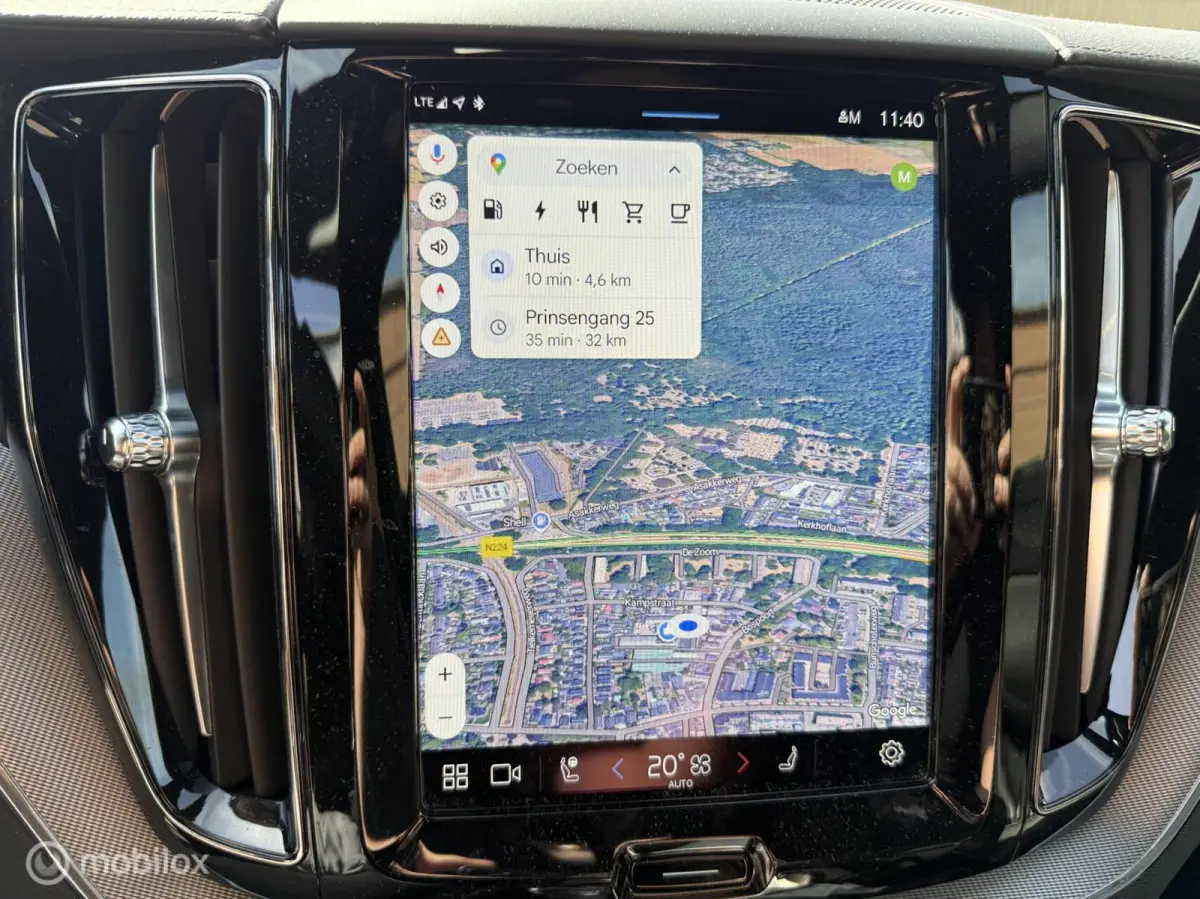 2.0 T6 Plug-in hybrid AWD Ultimate Dark | Head-up | Stoel + Stuurverwarming | Trekhaak | 360 gr camera | HK Audio | Dig. Spiegel