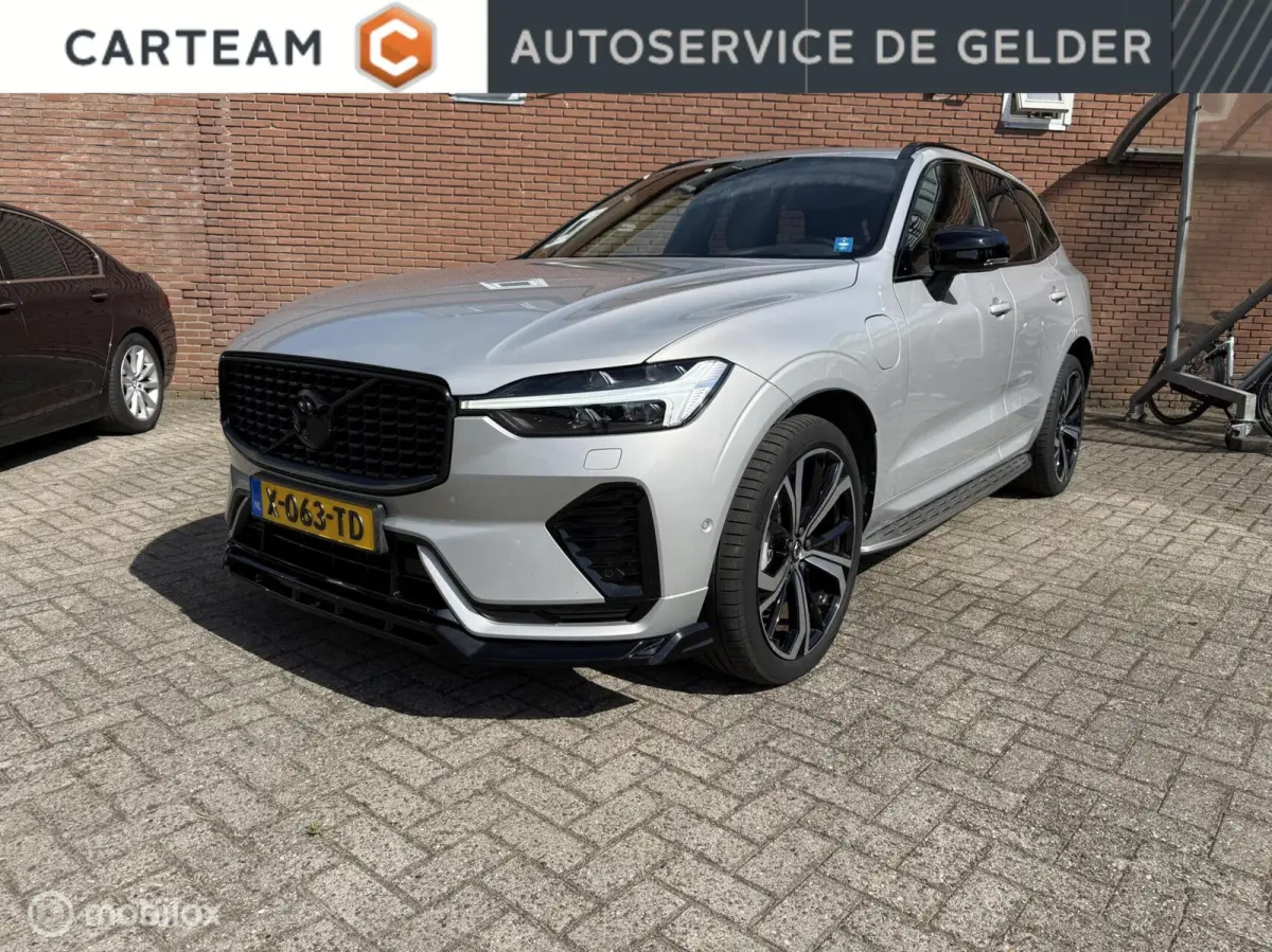 2.0 T6 Plug-in hybrid AWD Ultimate Dark | Head-up | Stoel + Stuurverwarming | Trekhaak | 360 gr camera | HK Audio | Dig. Spiegel