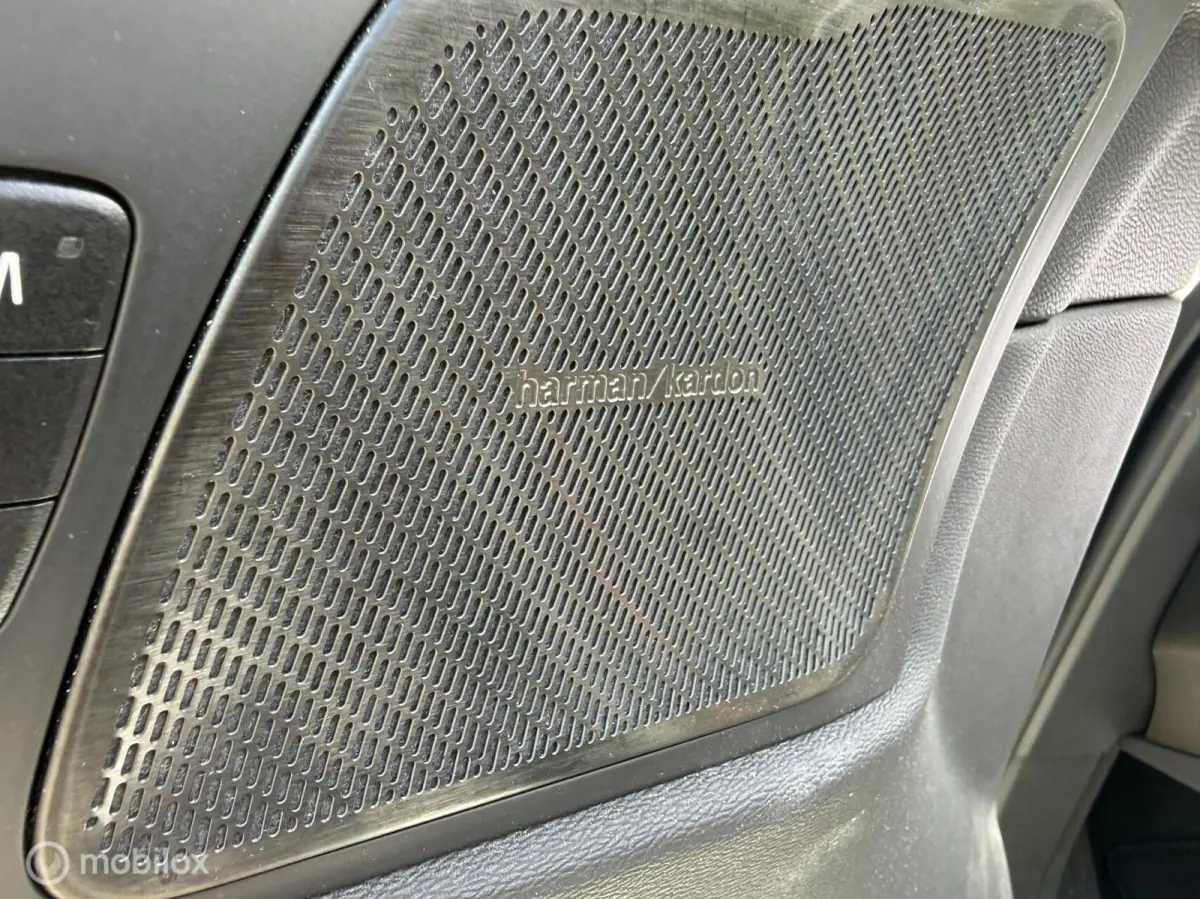 2.0 T6 Plug-in hybrid AWD Ultimate Dark | Head-up | Stoel + Stuurverwarming | Trekhaak | 360 gr camera | HK Audio | Dig. Spiegel