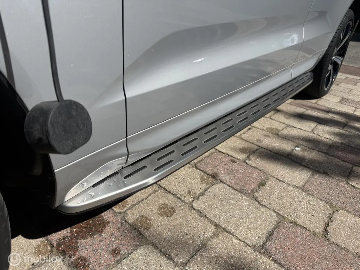 2.0 T6 Plug-in hybrid AWD Ultimate Dark | Head-up | Stoel + Stuurverwarming | Trekhaak | 360 gr camera | HK Audio | Dig. Spiegel