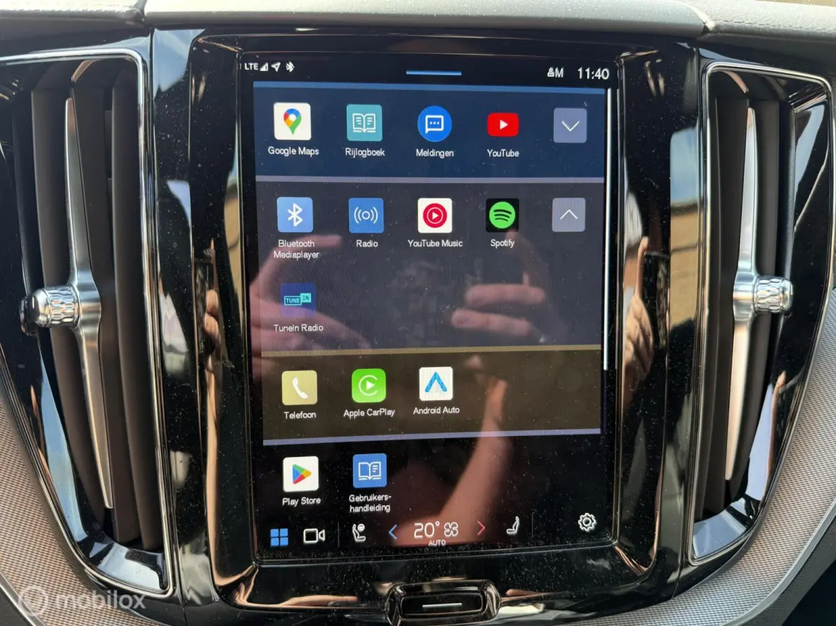 2.0 T6 Plug-in hybrid AWD Ultimate Dark | Head-up | Stoel + Stuurverwarming | Trekhaak | 360 gr camera | HK Audio | Dig. Spiegel