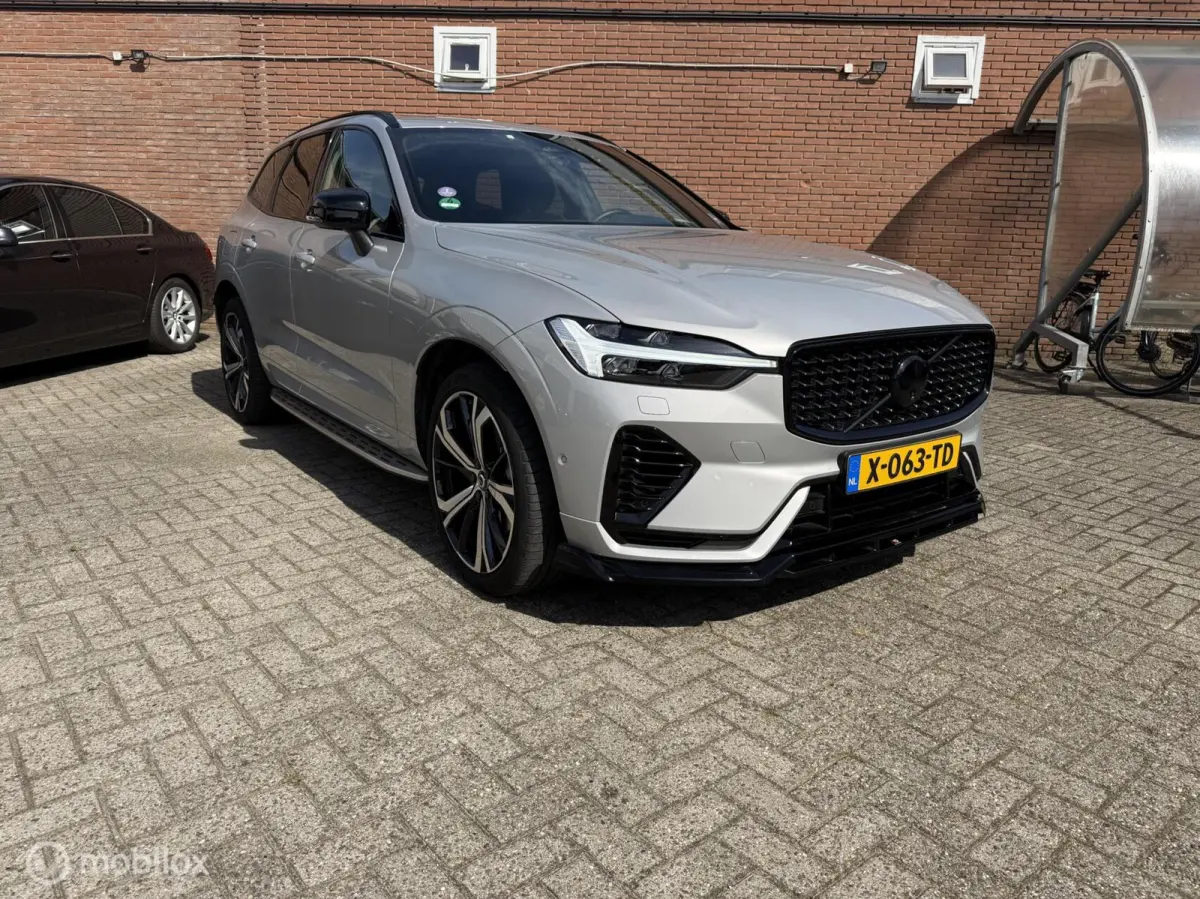 2.0 T6 Plug-in hybrid AWD Ultimate Dark | Head-up | Stoel + Stuurverwarming | Trekhaak | 360 gr camera | HK Audio | Dig. Spiegel