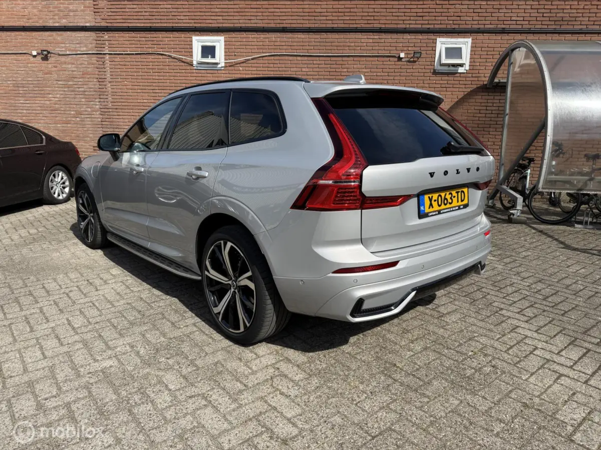 2.0 T6 Plug-in hybrid AWD Ultimate Dark | Head-up | Stoel + Stuurverwarming | Trekhaak | 360 gr camera | HK Audio | Dig. Spiegel