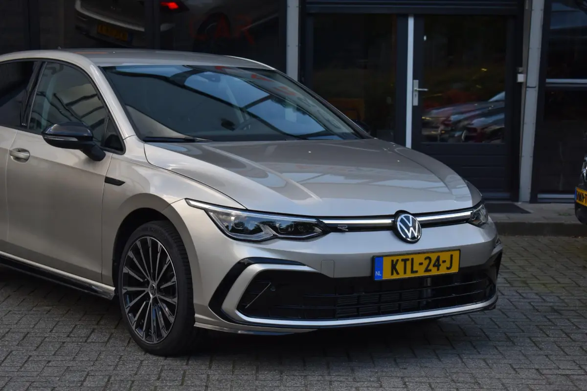 1.5 eTSI R-Line ACC DCC Carplay Camera Sfeer Trekhaak