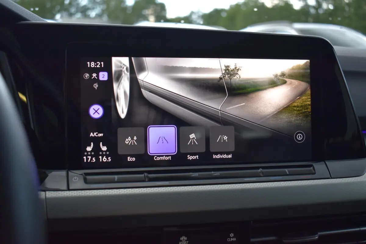 1.5 eTSI R-Line ACC DCC Carplay Camera Sfeer Trekhaak