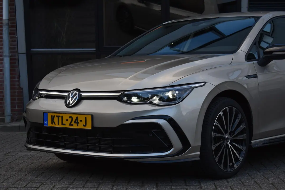 1.5 eTSI R-Line ACC DCC Carplay Camera Sfeer Trekhaak