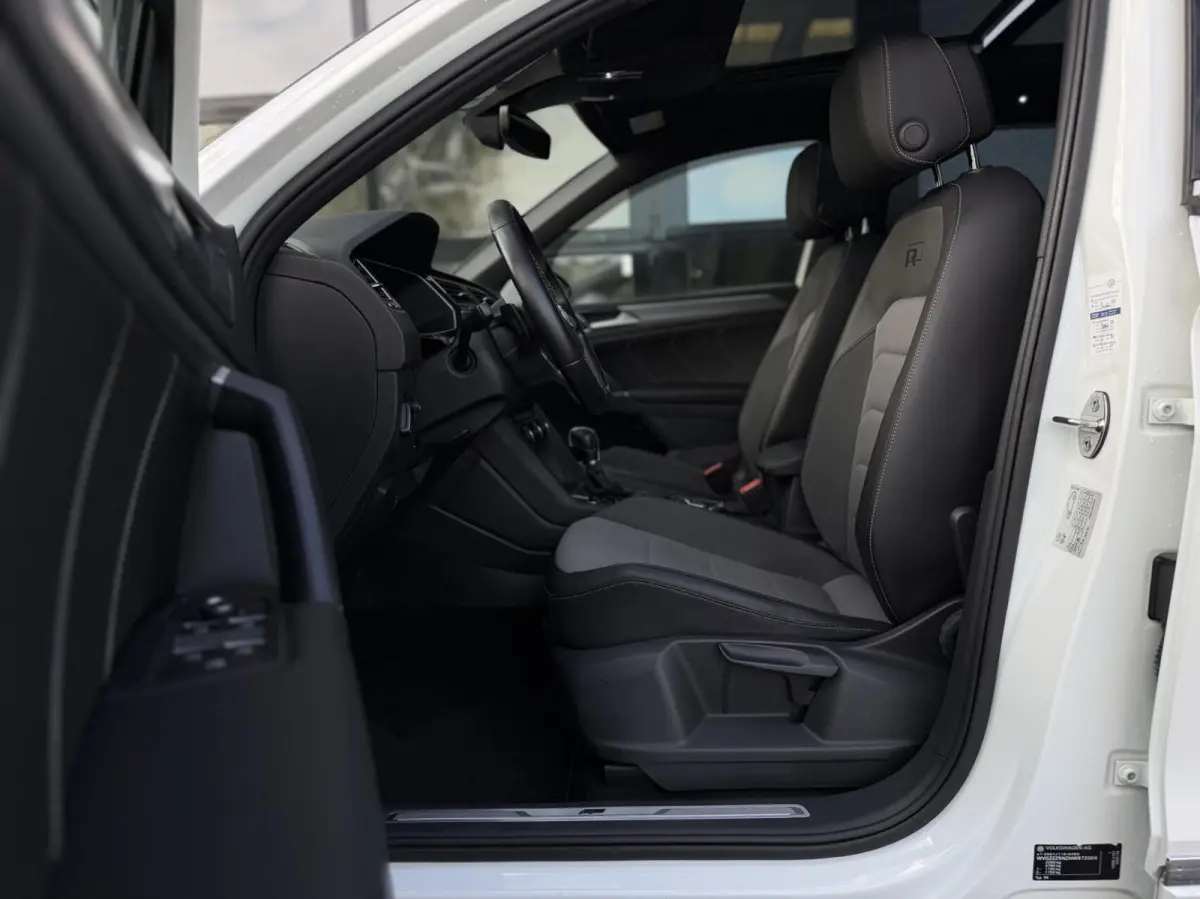 2.0 TSI 4Motion R-Line / PANO / HUD / LUXE