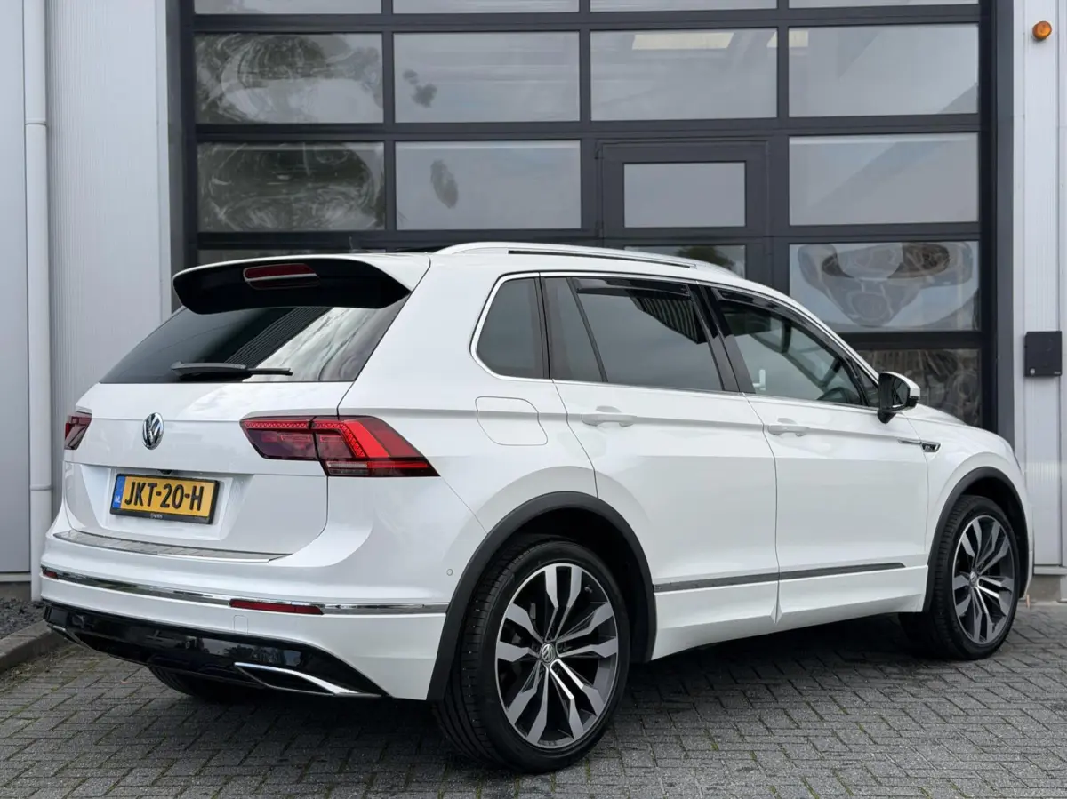 2.0 TSI 4Motion R-Line / PANO / HUD / LUXE