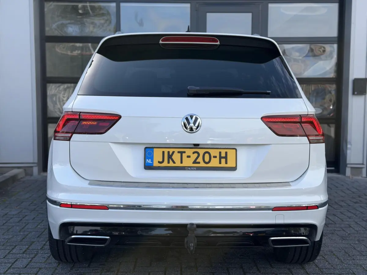 2.0 TSI 4Motion R-Line / PANO / HUD / LUXE