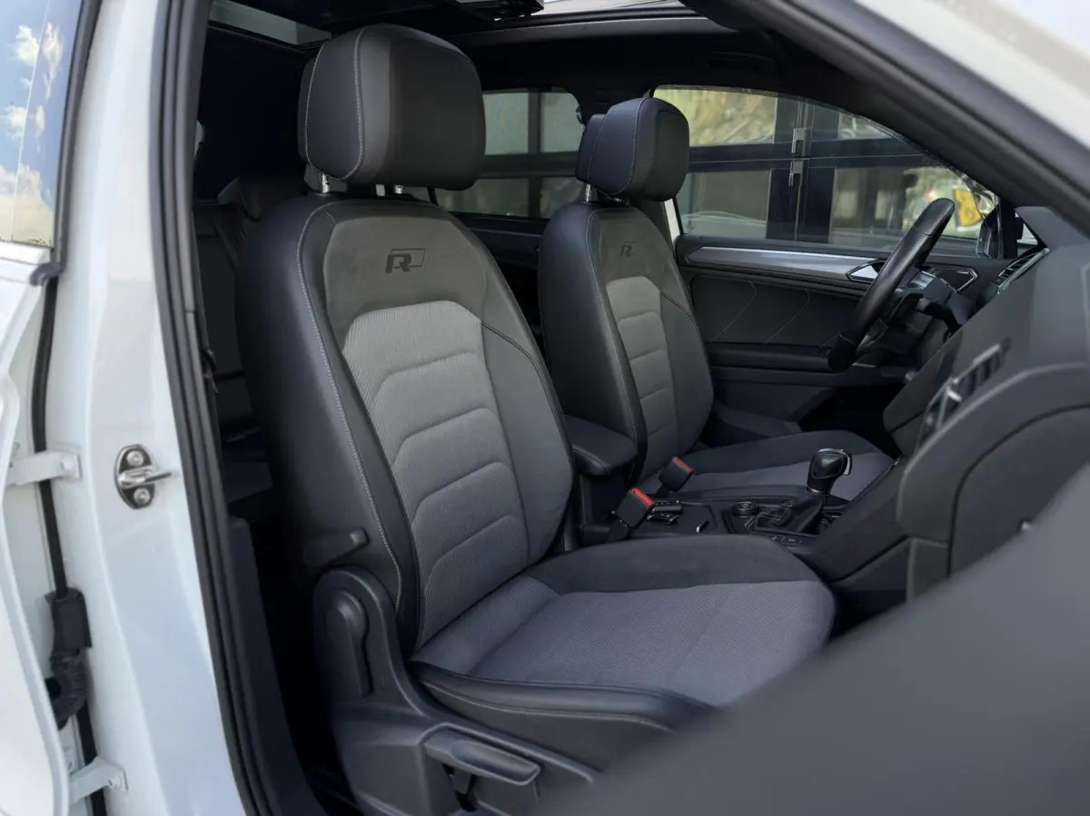 2.0 TSI 4Motion R-Line / PANO / HUD / LUXE