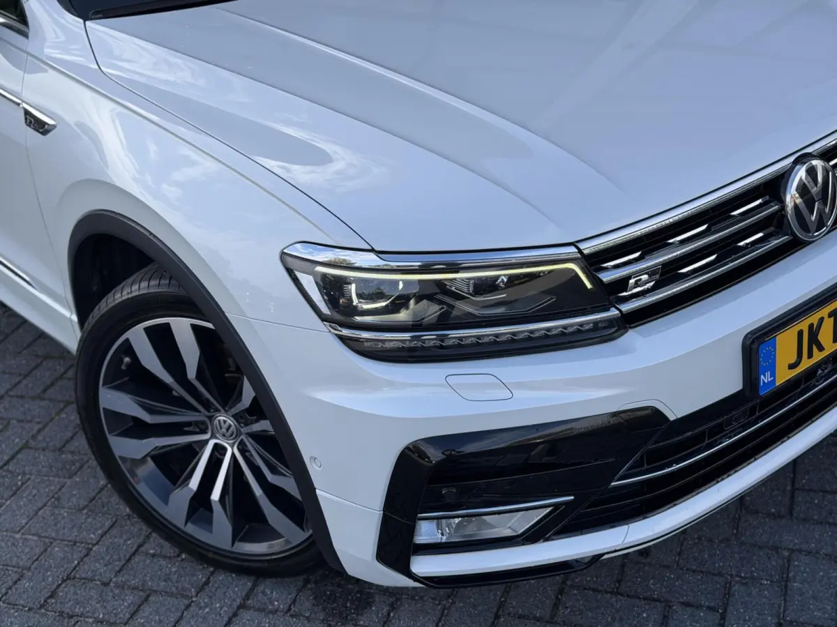 2.0 TSI 4Motion R-Line / PANO / HUD / LUXE
