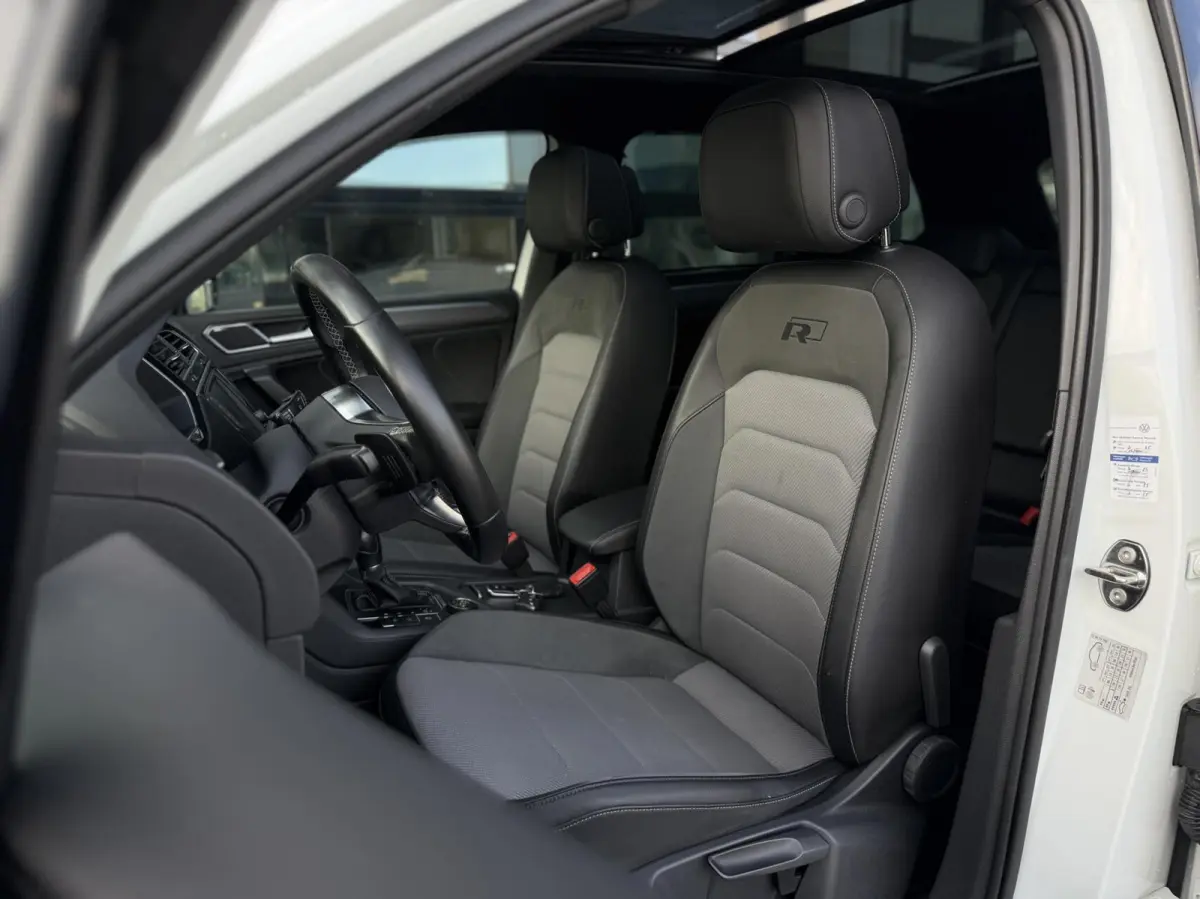 2.0 TSI 4Motion R-Line / PANO / HUD / LUXE