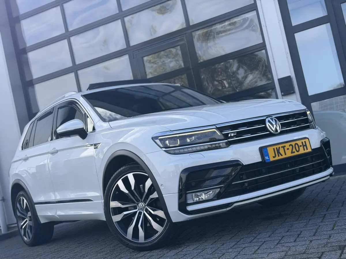 2.0 TSI 4Motion R-Line / PANO / HUD / LUXE