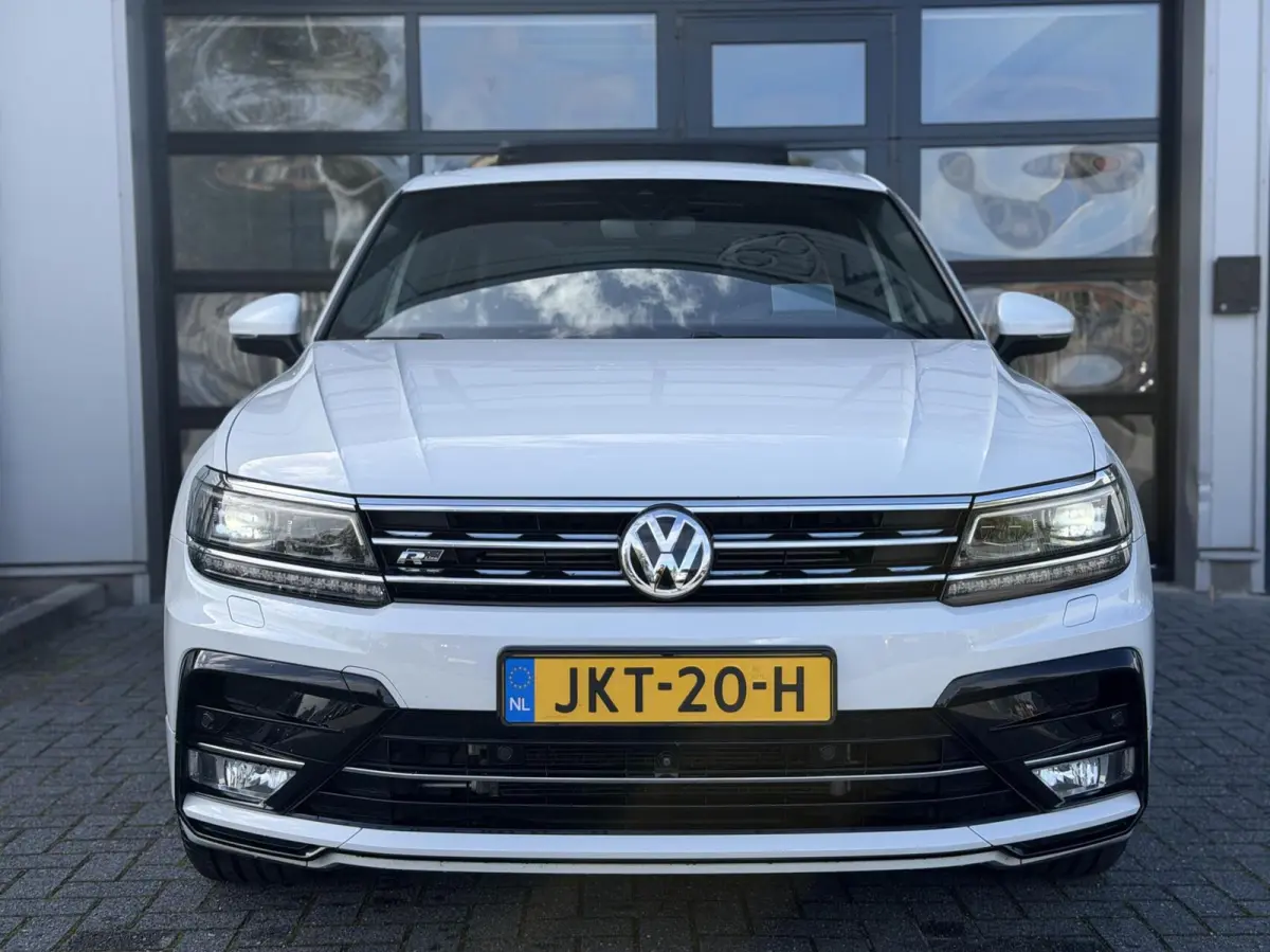 2.0 TSI 4Motion R-Line / PANO / HUD / LUXE