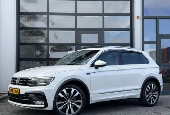 2.0 TSI 4Motion R-Line / PANO / HUD / LUXE