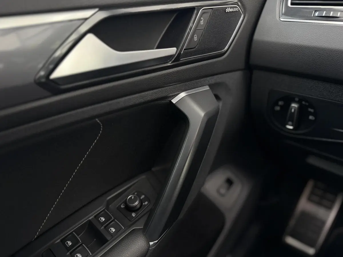 2.0 TSI 4Motion R-Line / PANO / HUD / LUXE