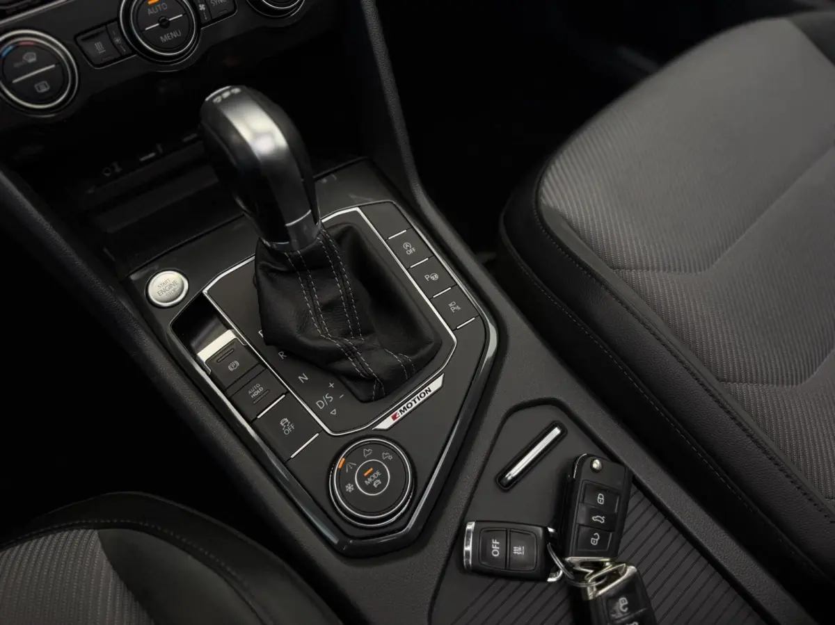 2.0 TSI 4Motion R-Line / PANO / HUD / LUXE