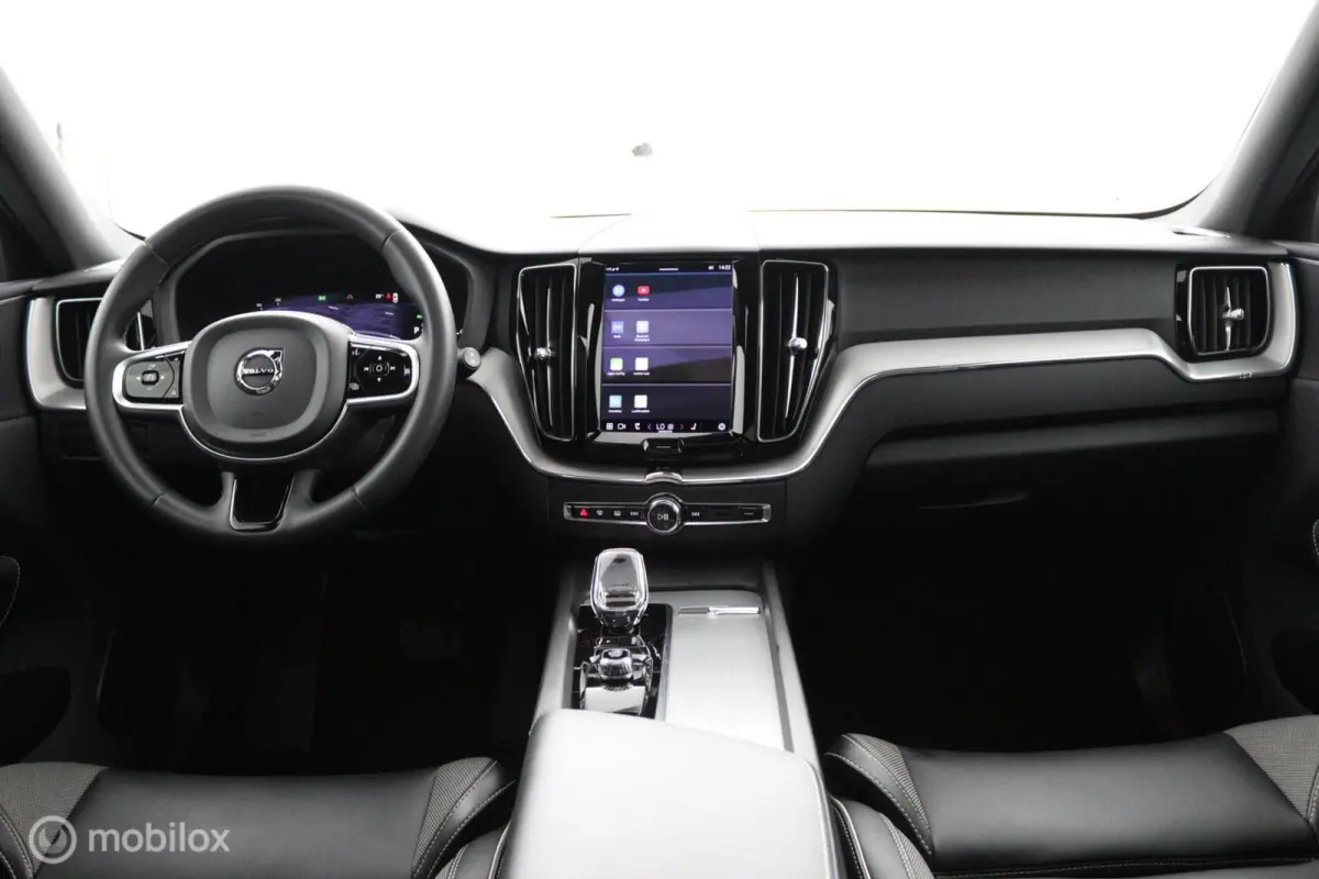 2.0 T6 Plug-in hybrid AWD Plus Dark | Trekhaak | Pano | SOH 96.3 | 360cam | Adapt. Cruise