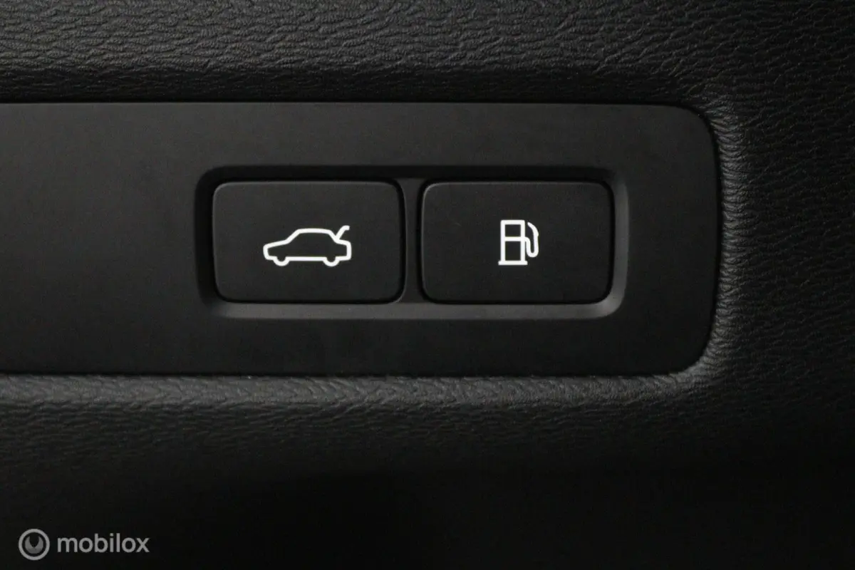 2.0 T6 Plug-in hybrid AWD Plus Dark | Trekhaak | Pano | SOH 96.3 | 360cam | Adapt. Cruise