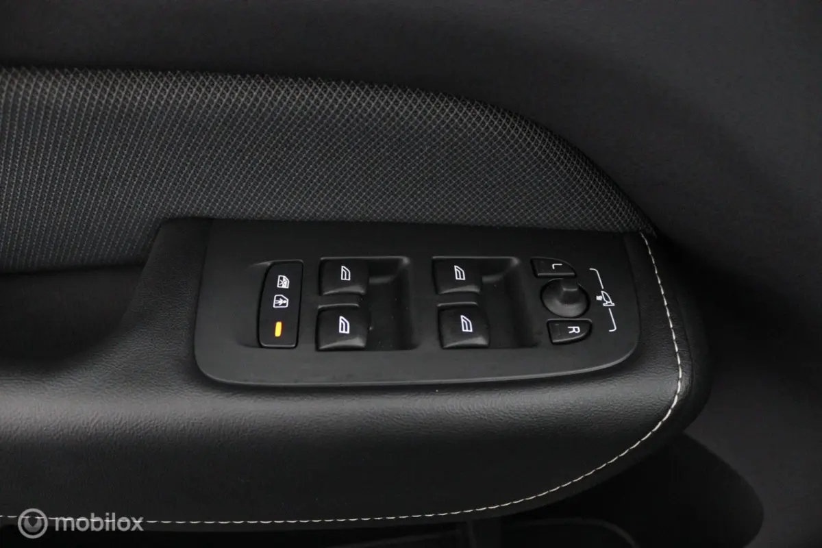 2.0 T6 Plug-in hybrid AWD Plus Dark | Trekhaak | Pano | SOH 96.3 | 360cam | Adapt. Cruise