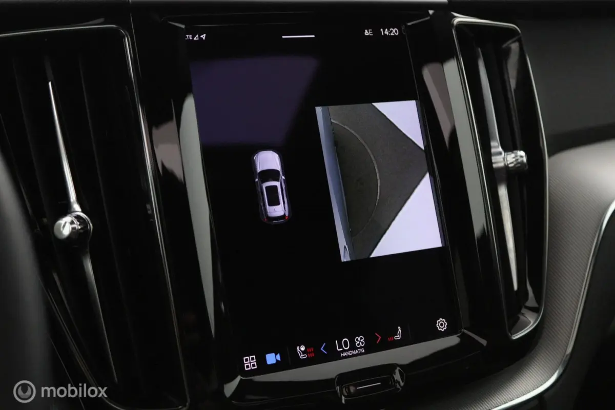 2.0 T6 Plug-in hybrid AWD Plus Dark | Trekhaak | Pano | SOH 96.3 | 360cam | Adapt. Cruise