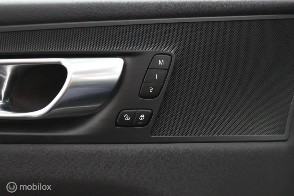 2.0 T6 Plug-in hybrid AWD Plus Dark | Trekhaak | Pano | SOH 96.3 | 360cam | Adapt. Cruise