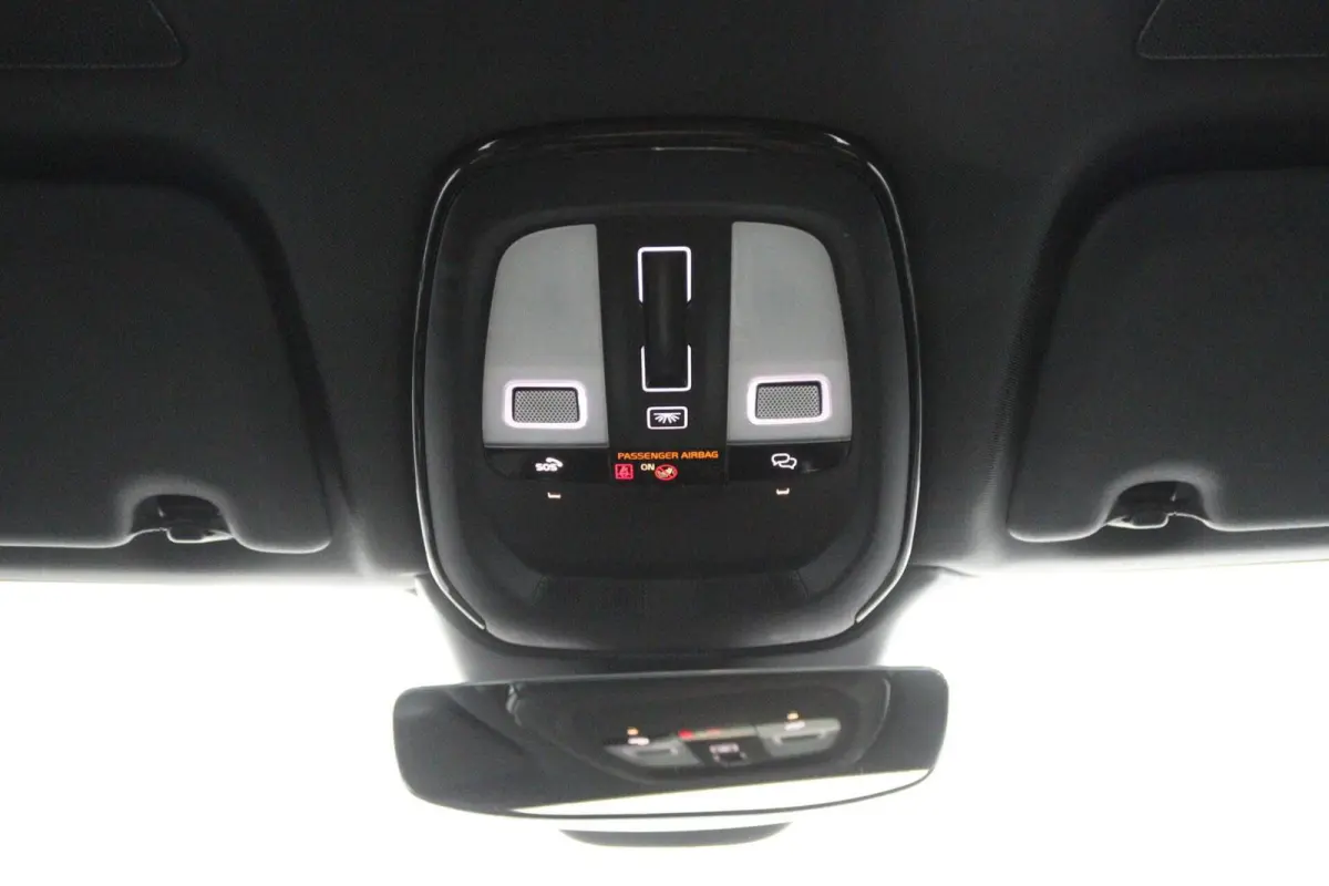 2.0 T6 Plug-in hybrid AWD Plus Dark | Trekhaak | Pano | SOH 96.3 | 360cam | Adapt. Cruise