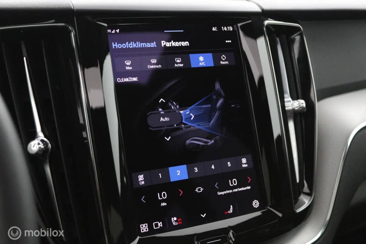 2.0 T6 Plug-in hybrid AWD Plus Dark | Trekhaak | Pano | SOH 96.3 | 360cam | Adapt. Cruise