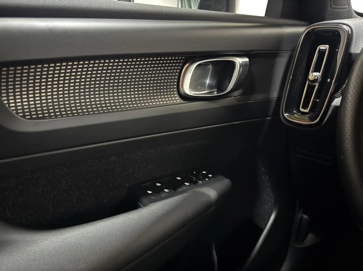 1.5 T5 R-Design Carplay Navi Cruise Camera Trekh.